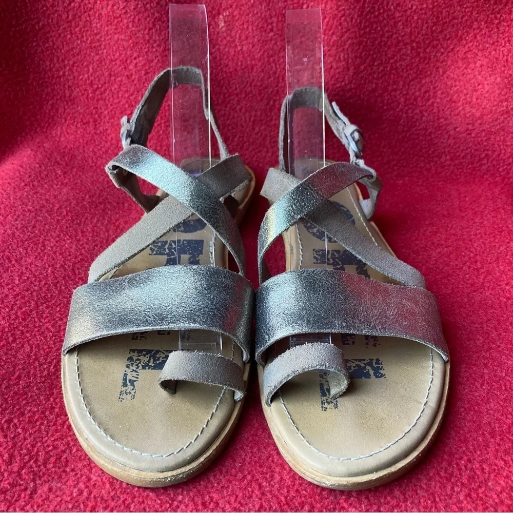 SOREL Sz  8 Ella Criss-cross Full-grain leather EVA Molded Rubber Sole Sandals